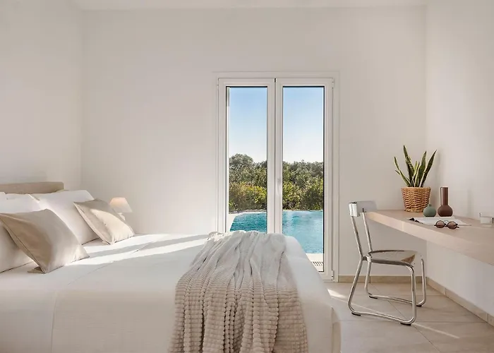 Laura - Serene Escape With A Private Pool * Spartià