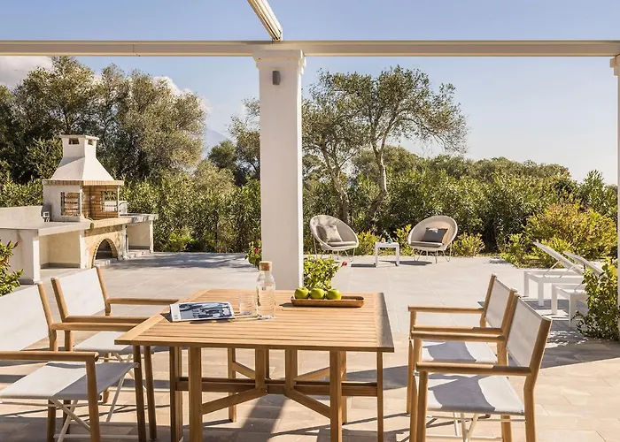 Laura - Serene Escape With A Private Pool Villa *