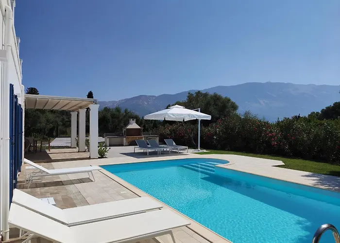 Laura - Serene Escape With A Private Pool *