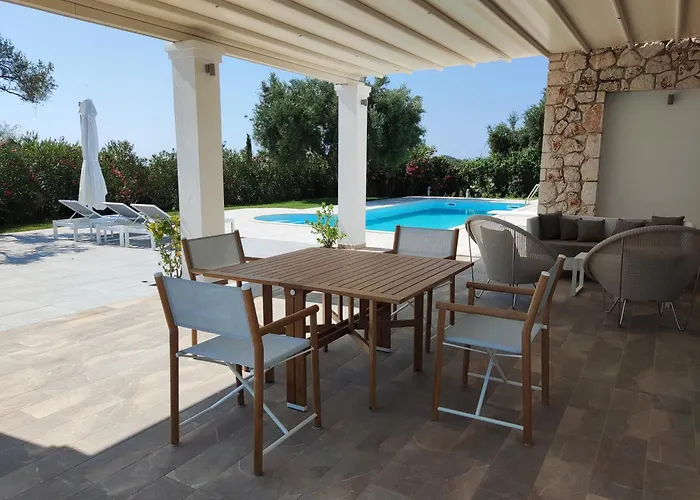 Villa Laura - Serene Escape With A Private Pool Spartià