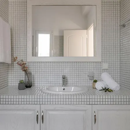 Laura - Serene Escape With A Private Pool Villa *