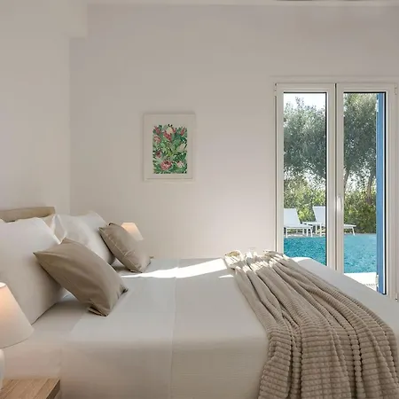 Laura - Serene Escape With A Private Pool