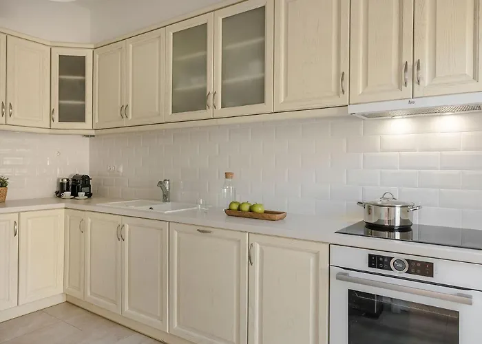 Laura - Serene Escape With A Private Pool Villa