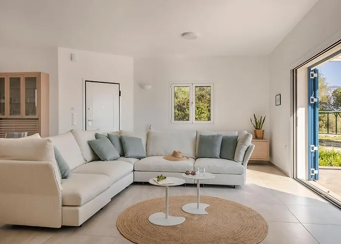 Laura - Serene Escape With A Private Pool *