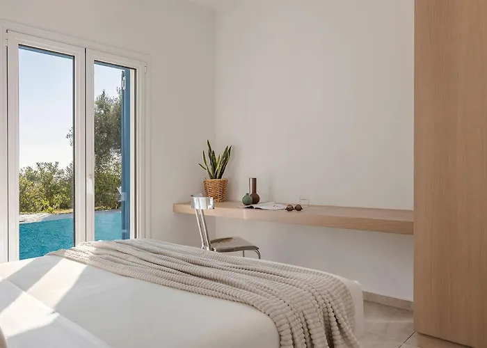 Laura - Serene Escape With A Private Pool *