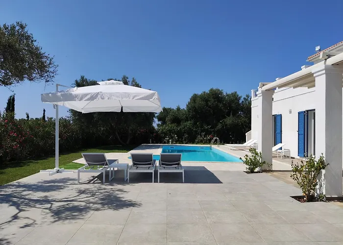 Villa Laura - Serene Escape With A Private Pool *