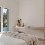 Laura - Serene Escape With A Private Pool *