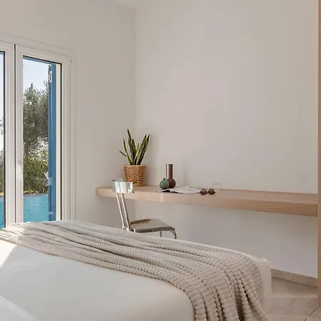 Laura - Serene Escape With A Private Pool *