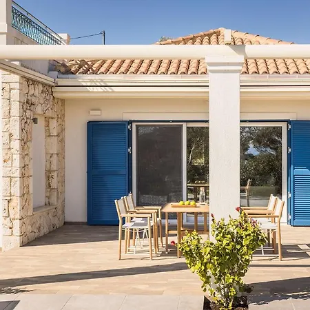 Villa Laura - Serene Escape With A Private Pool