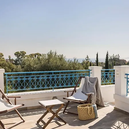 Villa Laura - Serene Escape With A Private Pool Spartià