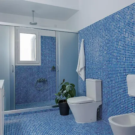 Laura - Serene Escape With A Private Pool Spartià